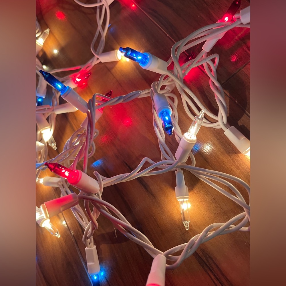 12 ft Red White Blue Patriot String Lights Indoor Outdoor White Cord Never Used